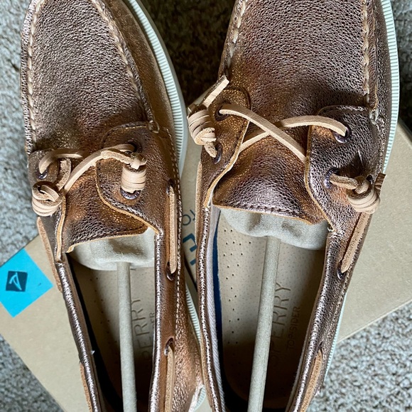New with box Sperry Shoes size #7 - Picture 11 of 14